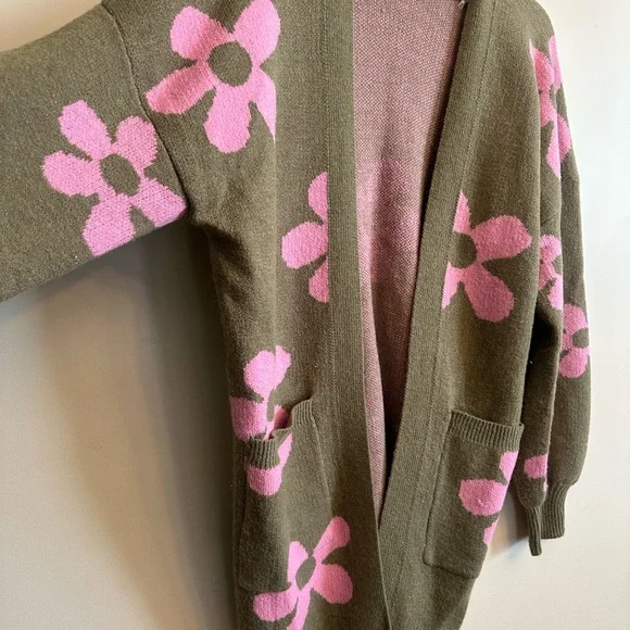 Jodifl Oversized Flower Cardigan Sweater – Olive & Pink – Size Small - Picture 3 of 4
